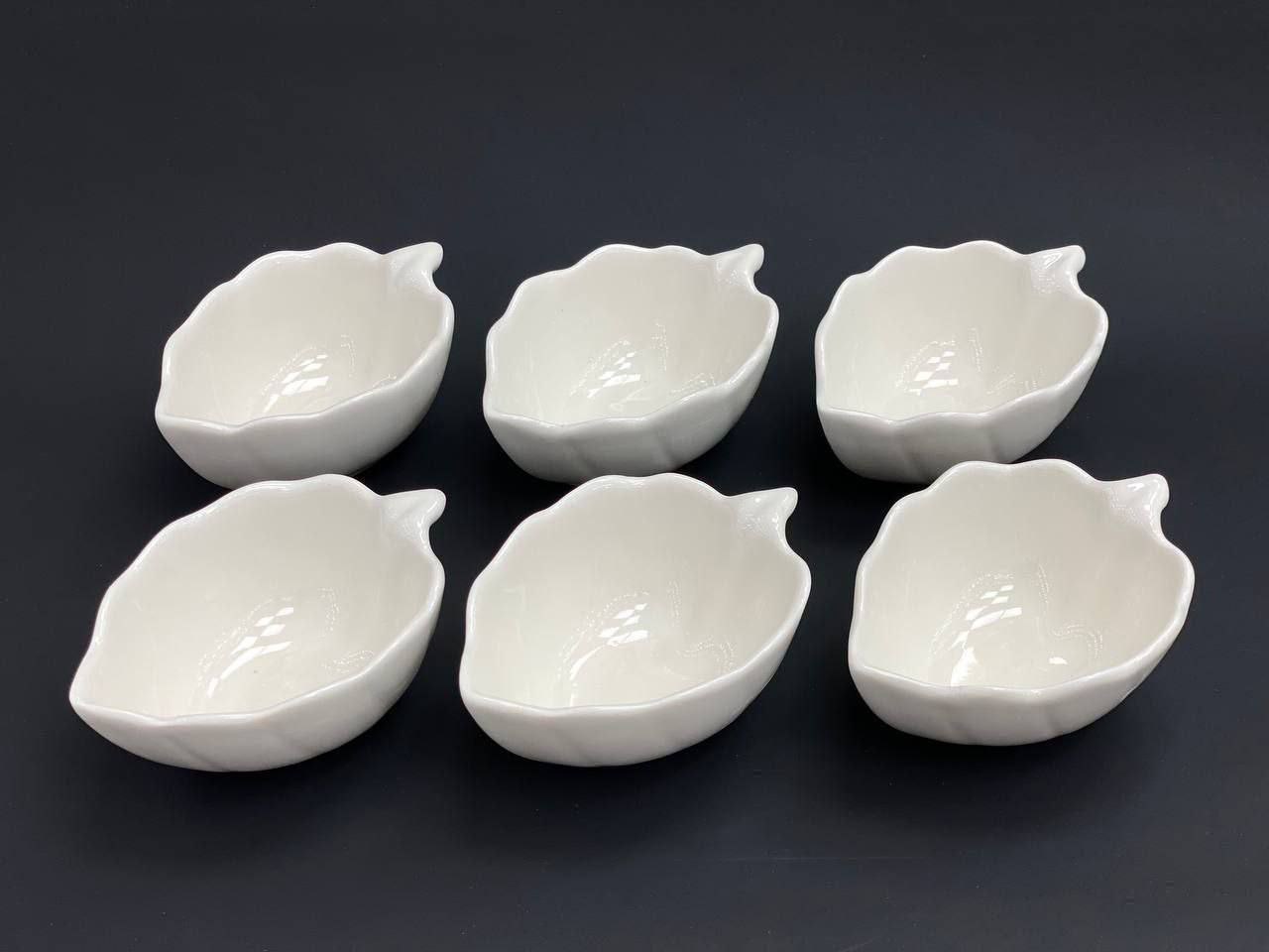 ست کاسه پیاله سرامیکی سفید طرح برگ ۶ عددی جعبه‌دار