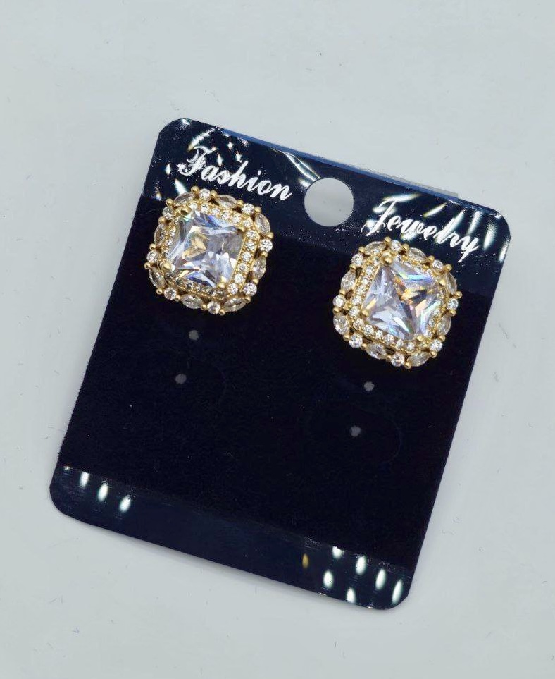 گوشواره نگین دار میخی رنگ ثابت وارداتی