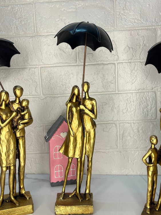 مجسمه آغوش خانواده