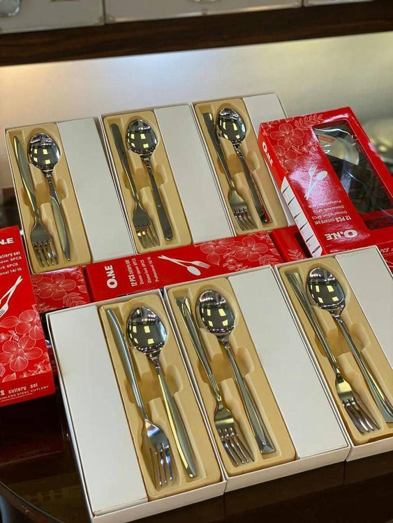 قاشق چنگال پذیرایی