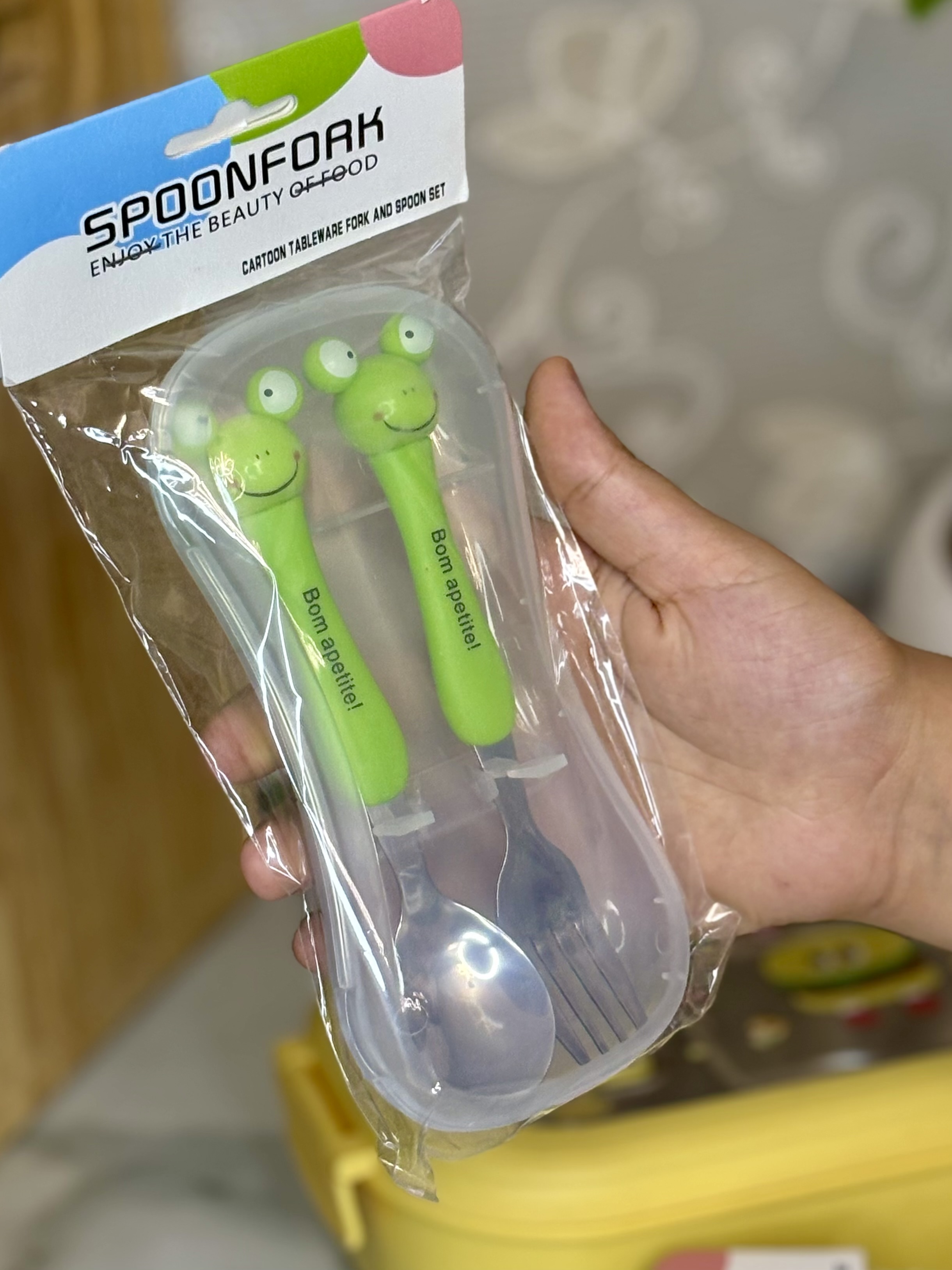 قاشق و چنگال سرو کودک