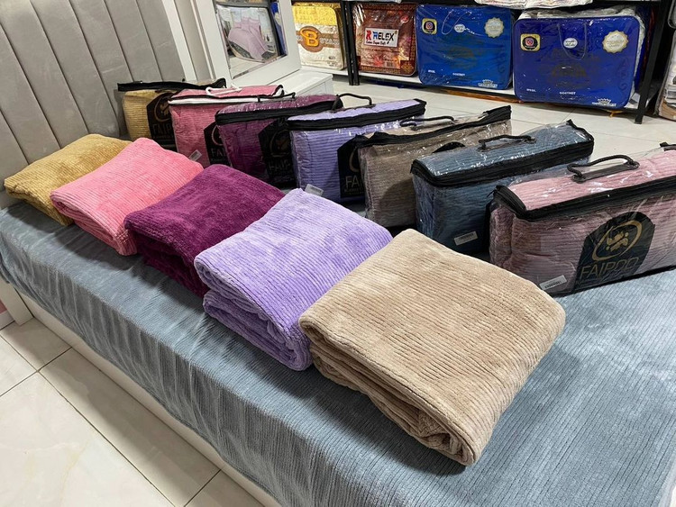 پتو فایپکو کاملیا ضخیم دو نفره کیف دار بدون پرز دهی با کیفیت بالا ۲۲۰*۲۰۰ سانت